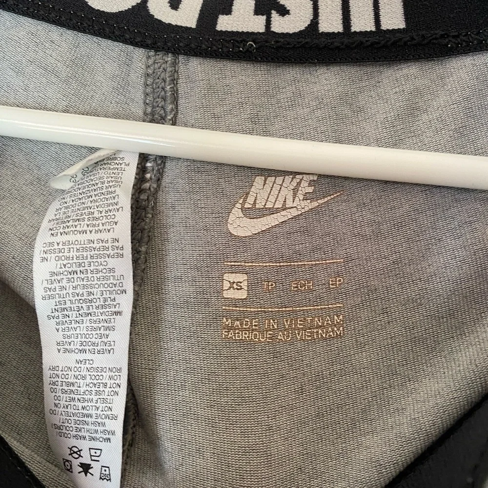 NIKE Leggings Gray with black nike logo size XS great for yoga or gym workouts